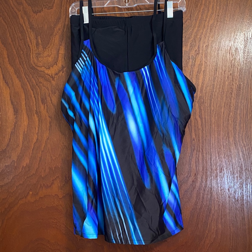 Navy women’s size XXXX Large swim suit